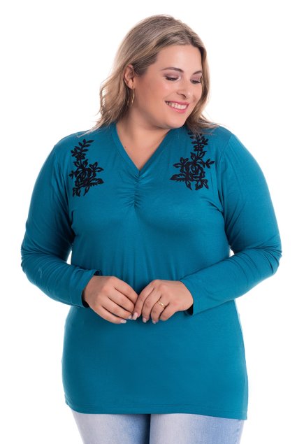 2529 1 blusa feminina em visco com aplique plus size