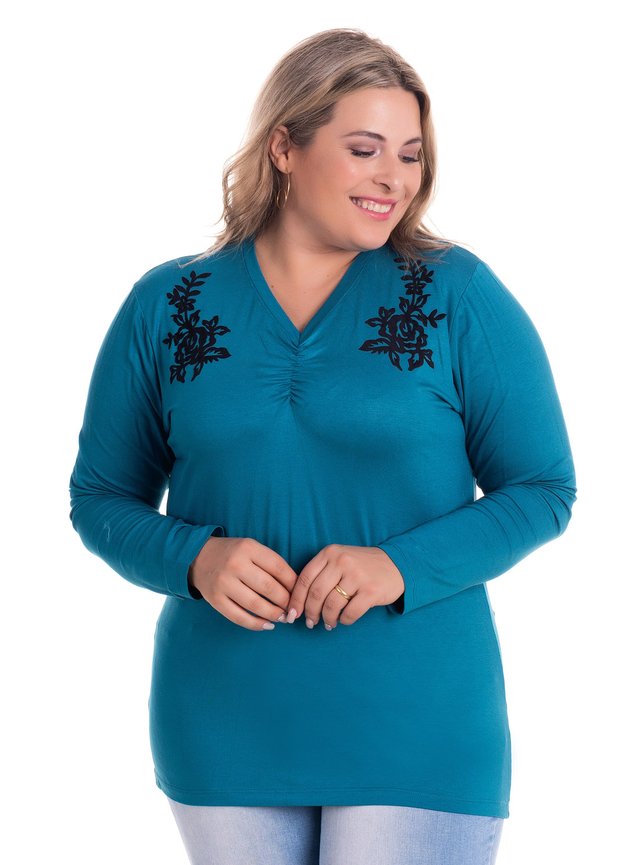 2529 1 blusa feminina em visco com aplique plus size