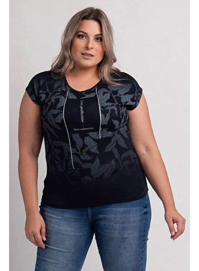 0585184 blusa feminina plus size em visco estampada folhas cereja rosa
