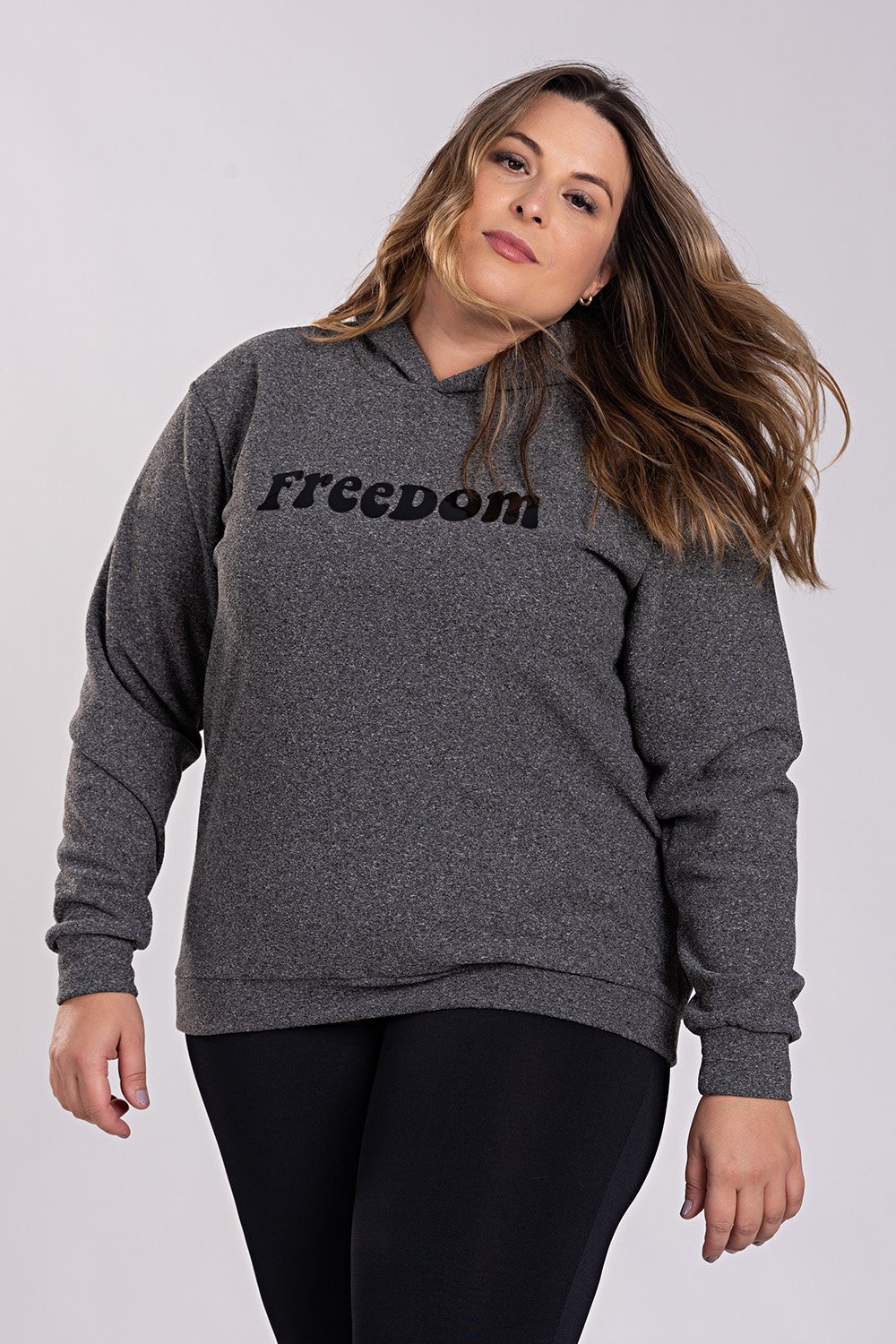 Casaco Feminino Plus Size Bouclê Capuz Aplique Frente Freedom - Serena