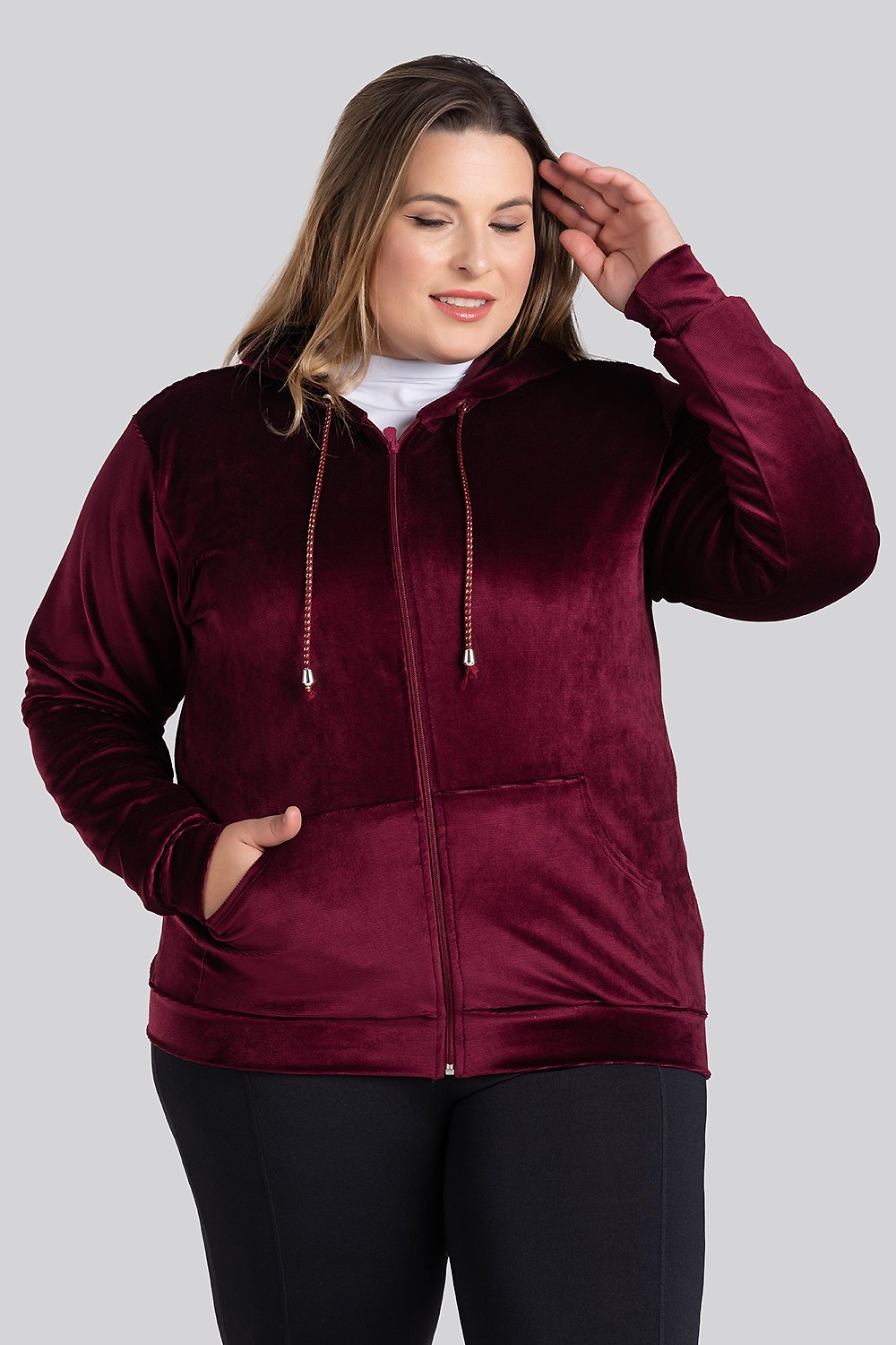 Jaqueta Feminina Plus Size Plush Canelado Bolsos Frente com Capuz
