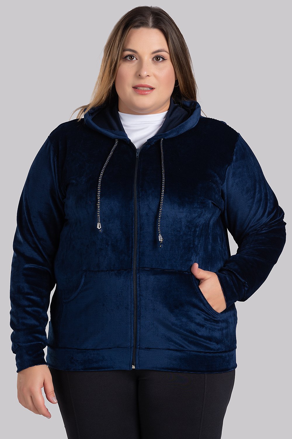 Jaqueta Feminina Plus Size Plush Canelado Bolsos Frente com Capuz