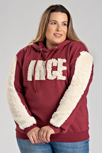 Casaco Feminino Plus Size Moletom Peluciado com Aplique e Capuz