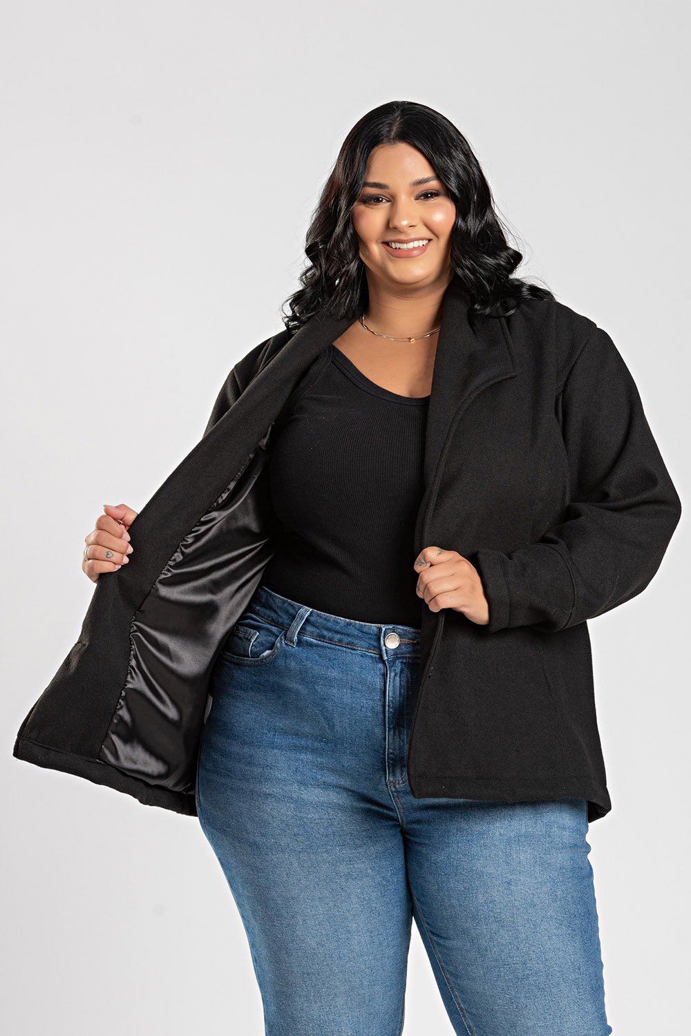 Casaco Feminino Plus Size em Lã Batida c/ Bolso - Serena