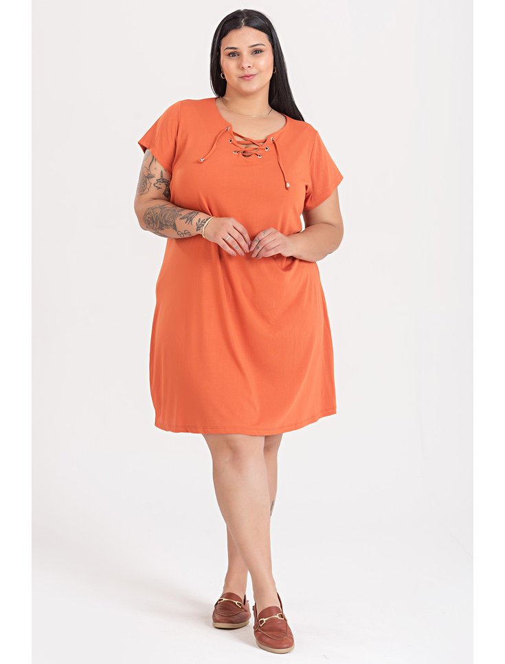 Vestido Plus Size Malha de Viscose c/ Elastano Detalhe Decote c/ Ilhs e  Amarrao - Serena